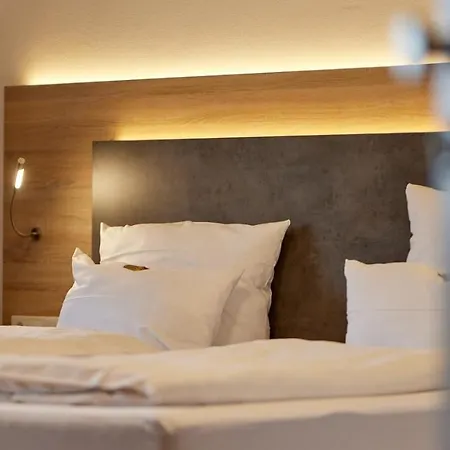 호텔 Moselhotel Weinhaus Simon 'sauna'restaurant'eladesaeule