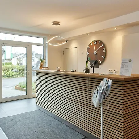 Moselhotel Weinhaus Simon 'sauna'restaurant'eladesaeule Otel Wintrich