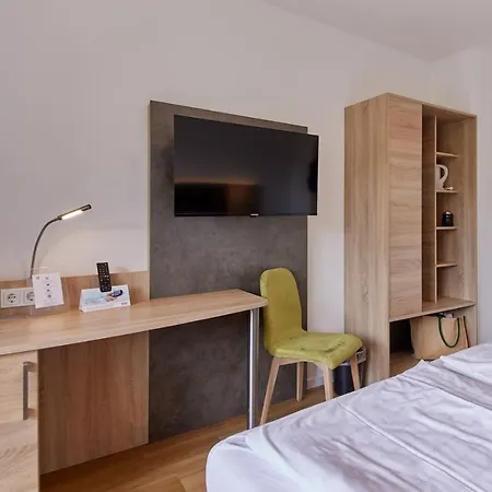 Moselhotel Weinhaus Simon 'sauna'restaurant'eladesaeule Wintrich