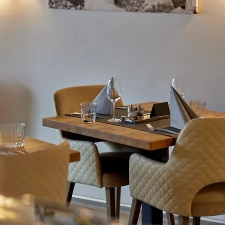 Hotel Moselhotel Weinhaus Simon 'sauna'restaurant'eladesaeule Wintrich