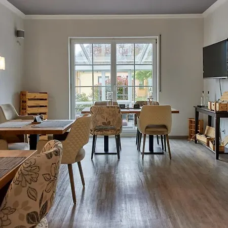 Moselhotel Weinhaus Simon 'sauna'restaurant'eladesaeule Wintrich