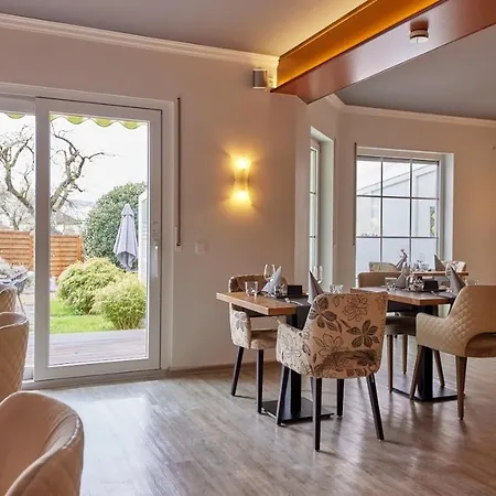 Moselhotel Weinhaus Simon 'sauna'restaurant'eladesaeule Otel 3*