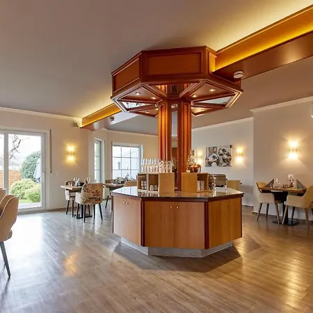 Otel Moselhotel Weinhaus Simon 'sauna'restaurant'eladesaeule Wintrich