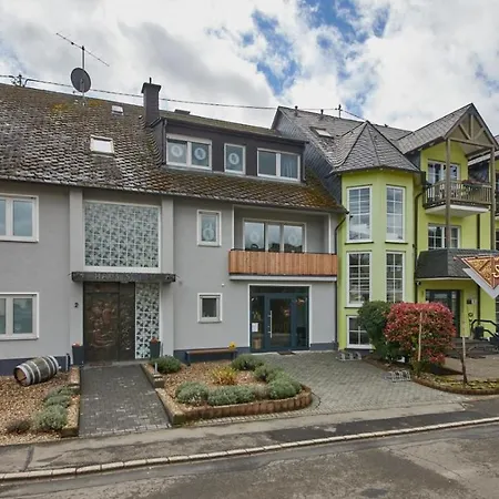 Moselhotel Weinhaus Simon 'sauna'restaurant'eladesaeule Wintrich