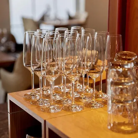 호텔 Moselhotel Weinhaus Simon 'sauna'restaurant'eladesaeule 빈트리크
