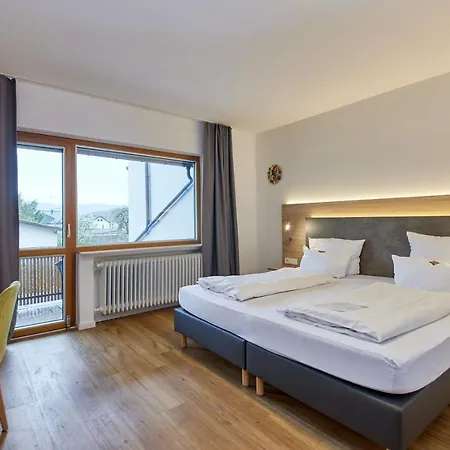 Moselhotel Weinhaus Simon 'sauna'restaurant'eladesaeule Отель 3*