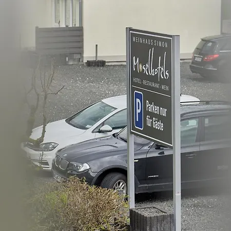 Moselhotel Weinhaus Simon 'sauna'restaurant'eladesaeule فينتريش