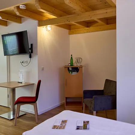 Hotel Moselhotel Weinhaus Simon 'sauna'restaurant'eladesaeule Wintrich