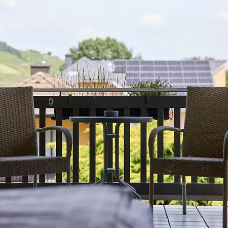 Moselhotel Weinhaus Simon 'sauna'restaurant'eladesaeule Отель