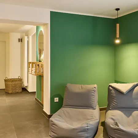 Отель Moselhotel Weinhaus Simon 'sauna'restaurant'eladesaeule Винтрих