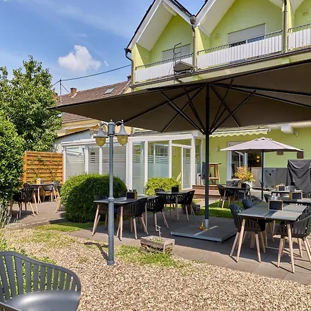 Moselhotel Weinhaus Simon 'sauna'restaurant'eladesaeule Hotel Wintrich
