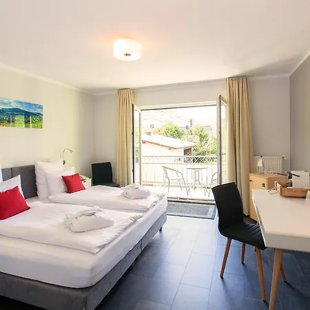 Moselhotel Weinhaus Simon 'sauna'restaurant'eladesaeule 3* Wintrich