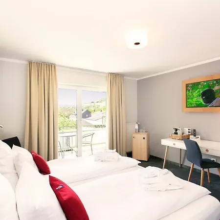 Moselhotel Weinhaus Simon 'sauna'restaurant'eladesaeule Otel 3*