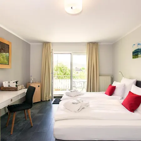 Moselhotel Weinhaus Simon 'sauna'restaurant'eladesaeule Otel Wintrich