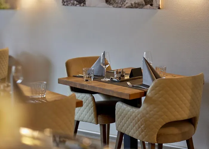 Hotel Moselhotel Weinhaus Simon 'sauna'restaurant'eladesaeule Wintrich