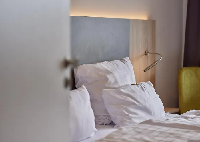 Moselhotel Weinhaus Simon 'sauna'restaurant'eladesaeule Hotel