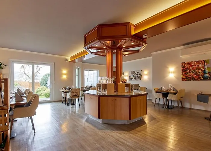 Hotel Moselhotel Weinhaus Simon 'sauna'restaurant'eladesaeule Wintrich