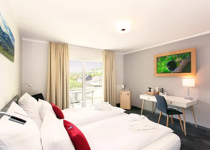 Moselhotel Weinhaus Simon 'sauna'restaurant'eladesaeule Hotel 3*