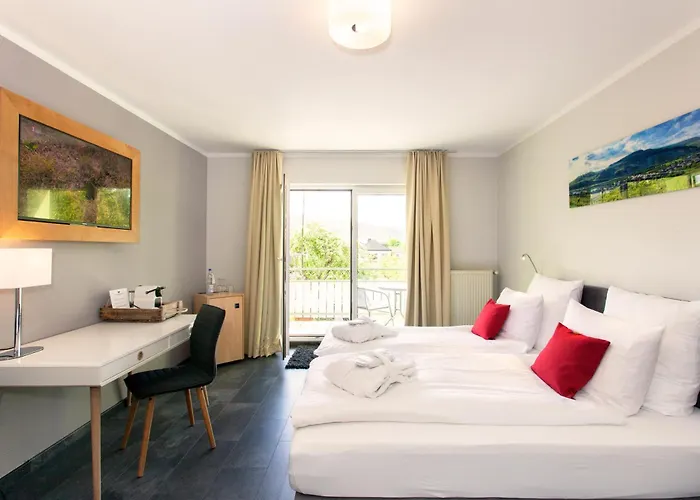 Moselhotel Weinhaus Simon 'sauna'restaurant'eladesaeule Hotel Wintrich