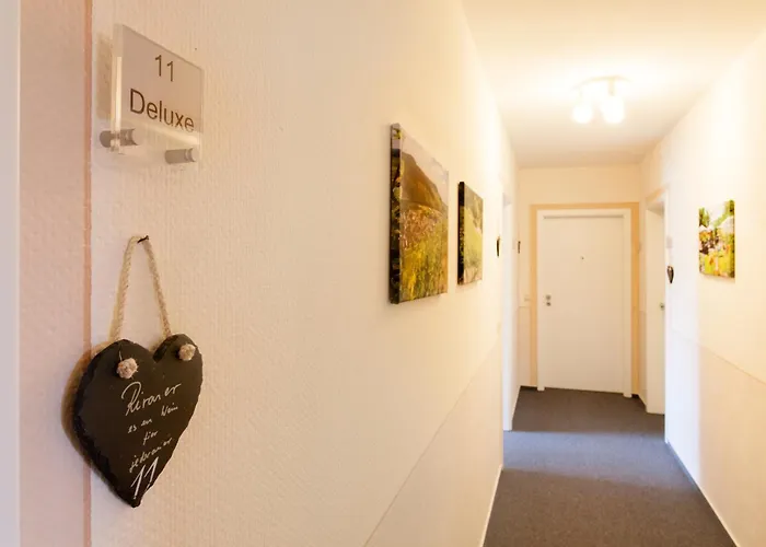 Moselhotel Weinhaus Simon 'sauna'restaurant'eladesaeule Wintrich